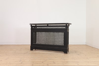 Lot 313 - A Victorian-style cast iron radiator cover
