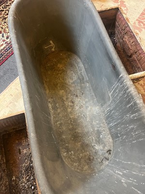 Lot 81 - A painted zinc bath by Allez Frères of Paris