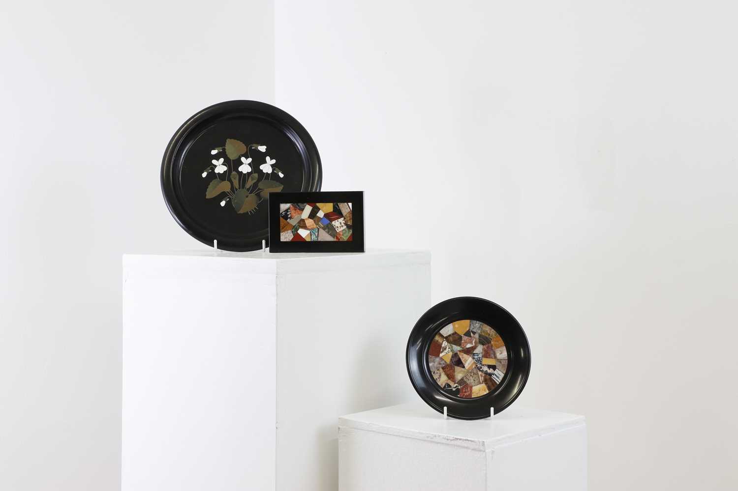 Lot 258 - An Ashford black marble dish