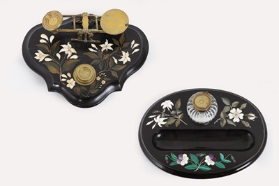 Lot 252 - Two Ashford black marble desk accessories