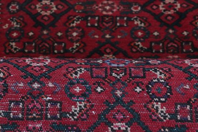 Lot 62 - A modern wool runner