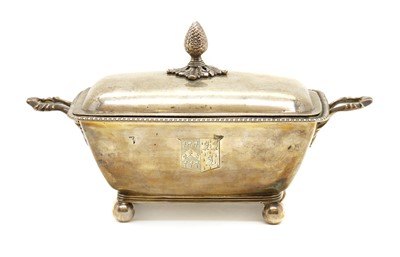 Lot 92 - A George III silver sauce tureen