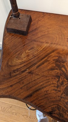 Lot 89 - A George III mahogany serpentine commode