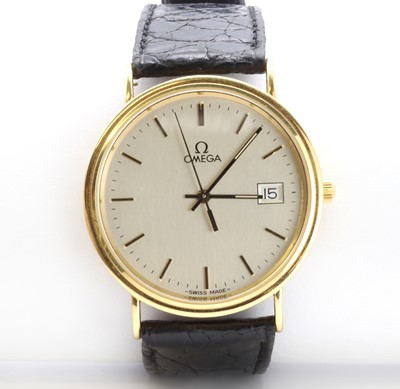 Lot 521 - A gentlemen's 18ct gold Omega quartz strap watch