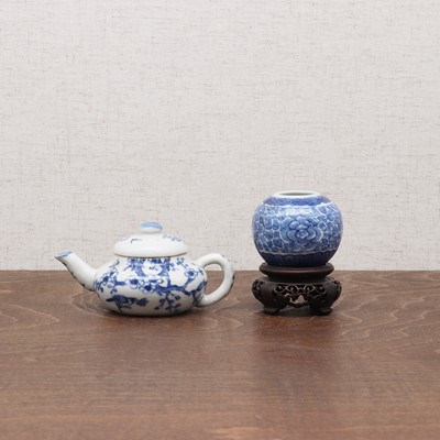 Lot 337 - A Chinese blue and white teapot