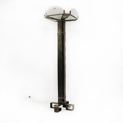 Lot 449 - An Art Deco style standard lamp