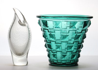 Lot 265 - A Harrachocv 'Harrtil' glass vase