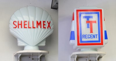 Lot 7 - A 'Shellmex' petrol pump globe