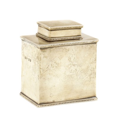 Lot 71 - A silver tea caddy