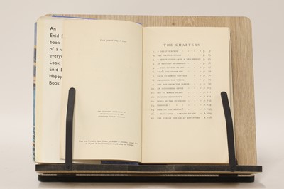 Lot 278 - Enid BLYTON: Five on A Treasure Island.