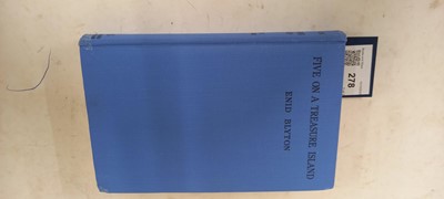 Lot 278 - Enid BLYTON: Five on A Treasure Island.