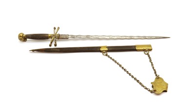 Lot 333 - A Momento Mori dagger