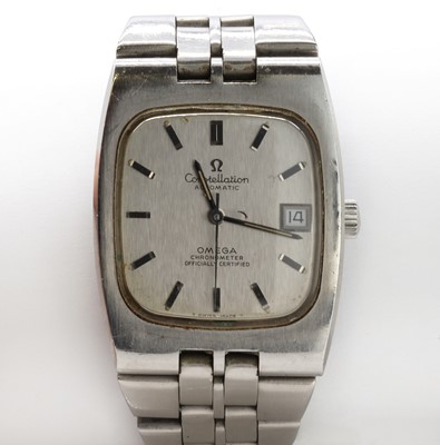Lot 528 - A gentlemen's stainless steel Omega Constellation automatic bracelet watch, c.1970