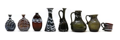 Lot 230 - A group of trailed glassware
