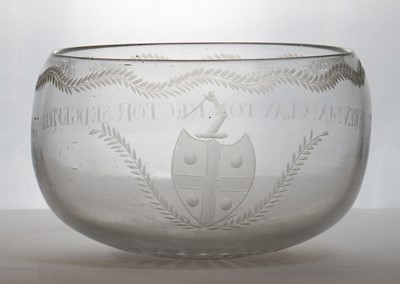 Lot 197 - An engraved glass bowl