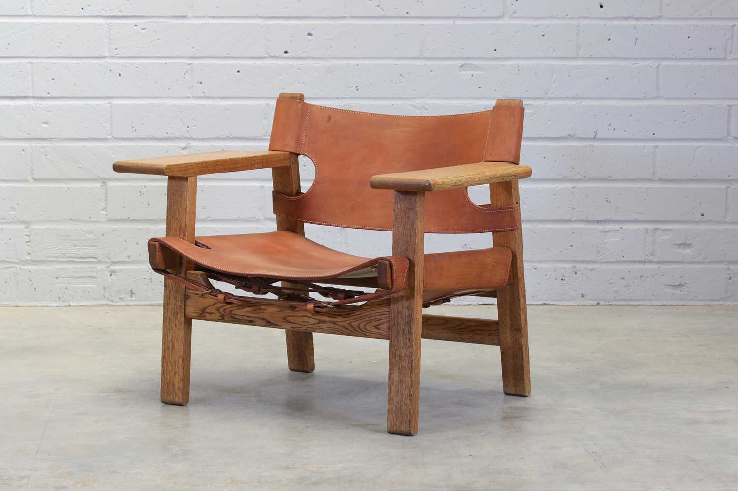 Lot 284 - An oak 'Spanish Chair'