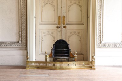 Lot 49 - ☘ An Adam Revival brass and steel serpentine fire grate