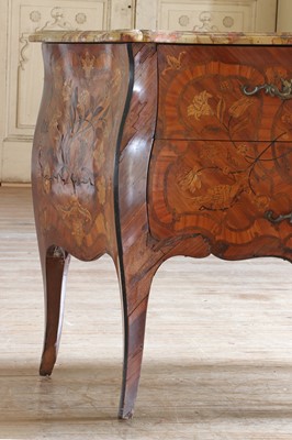 Lot 131 - ☘ A Louis XV floral marquetry bombé commode