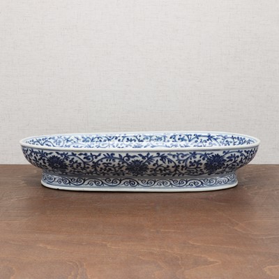 Lot 112 - A Chinese blue and white dish