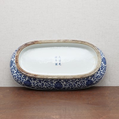 Lot 112 - A Chinese blue and white dish