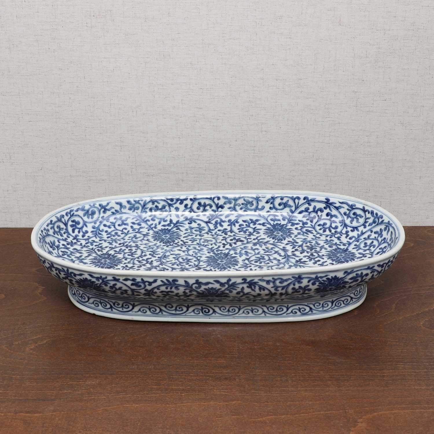 Lot 112 - A Chinese blue and white dish