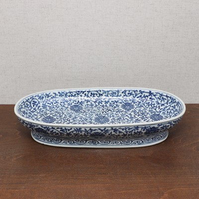 Lot 112 - A Chinese blue and white dish