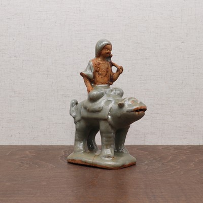 Lot 186 - A Chinese longquan group
