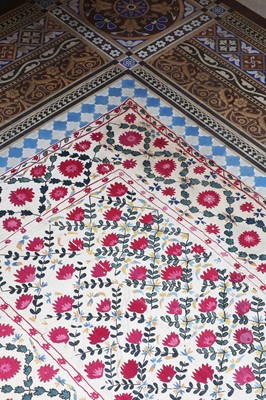 Lot 257 - ☘ An Uzbekistan suzani