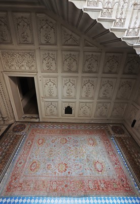 Lot 155 - ☘ A Ziegler Sultanabad pattern carpet