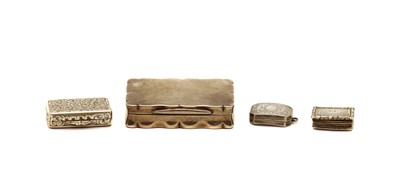 Lot 44 - A collection of silver vinaigrettes