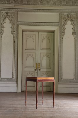Lot 317 - ☘ A Sheraton satinwood table display