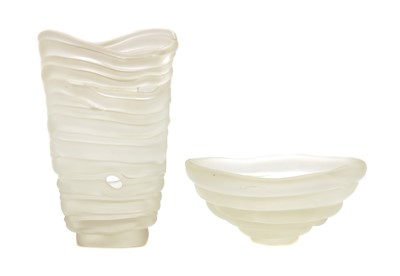 Lot 109 - A Marianne Buus studio glass vase