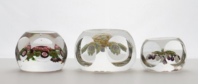 Lot 189 - A Clichy glass faceted paperweight