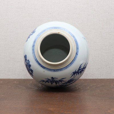 Lot 105 - A Chinese blue and white jar