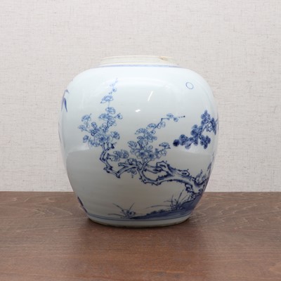 Lot 105 - A Chinese blue and white jar