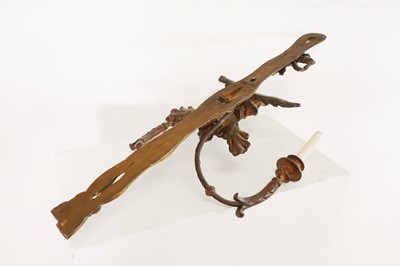 Lot 40 - A pair of George III-style carved giltwood wall sconces