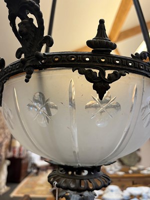 Lot 41 - A hanging ceiling light