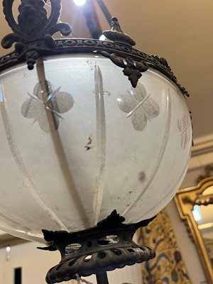 Lot 41 - A hanging ceiling light