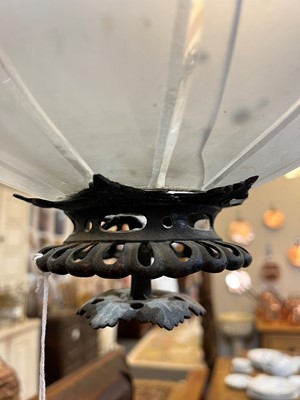 Lot 41 - A hanging ceiling light