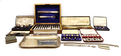 Lot 29 - A collection of silver items