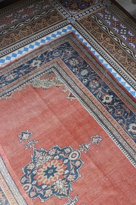 Lot 98 - ☘ A Ziegler Mahal carpet