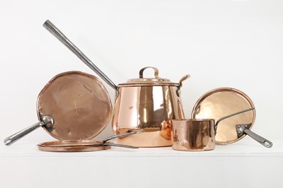 Lot 436 - A copper batterie de cuisine