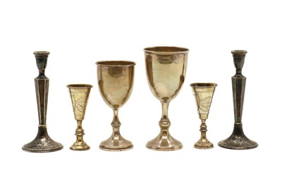 Lot 86 - A collection of silver items