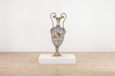 Lot 349 - A large maiolica urn