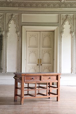 Lot 429 - A modern pine butcher's block table