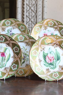 Lot 372 - ☘ A large English porcelain part dessert service