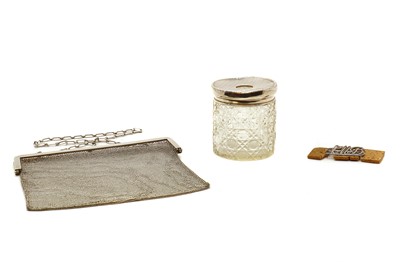 Lot 115 - A silver purse