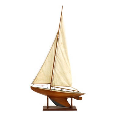 Lot 285 - A large pond yacht