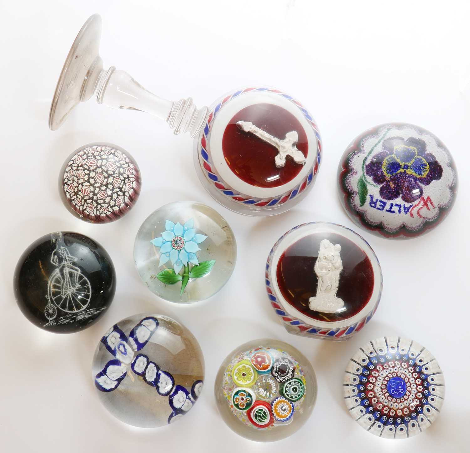 Lot 198 - A group of glass paperweights