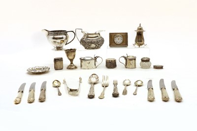 Lot 37 - A collection of silver items